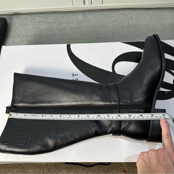 The Donna Tall Wide Calf Leather Boot EUC - Picture 11 of 13
